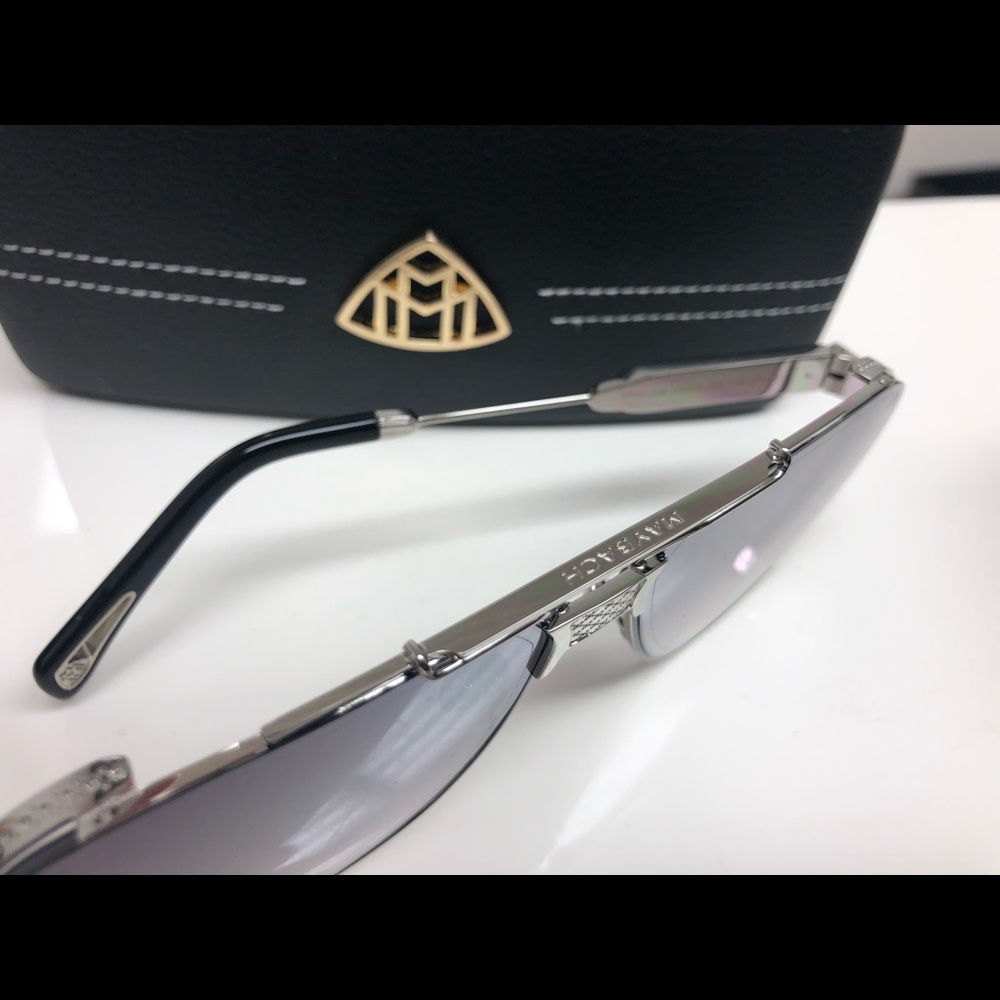 Sunglasses - Picture 5 of 7
